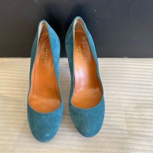 Gucci pumps blue suede and leather. Size 38